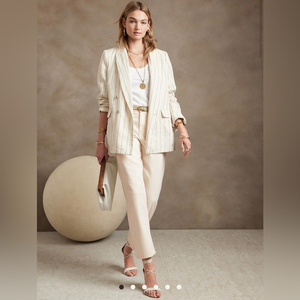 Banana Republic The Barrel Jeans in Ecru White